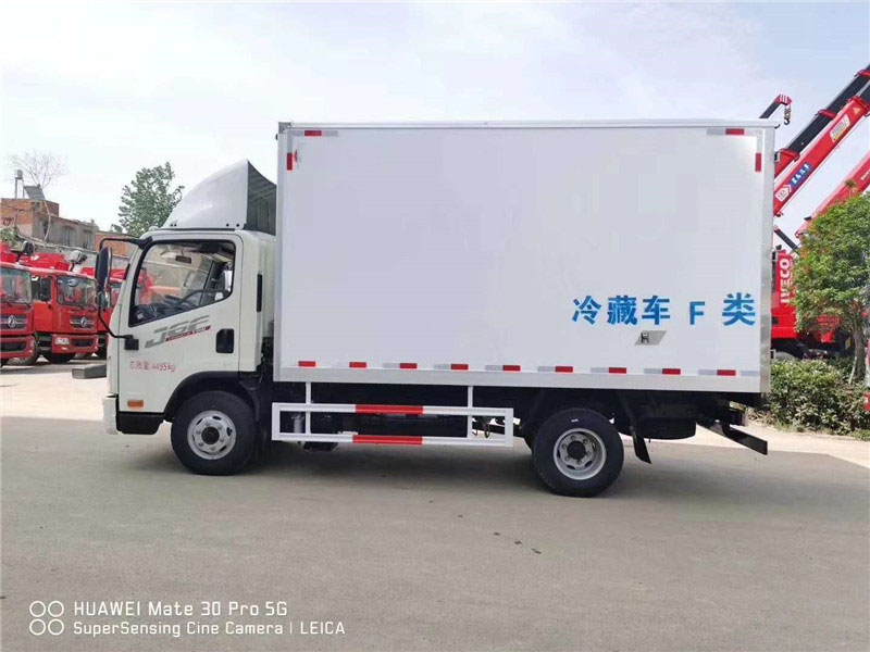 國六 解放J6F4.2米冷藏車