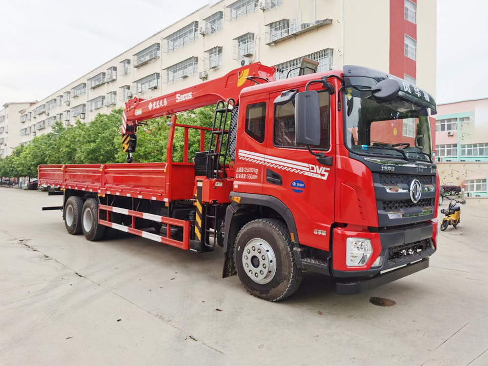 東風華神DV5后八輪宏昌天馬12噸隨車吊