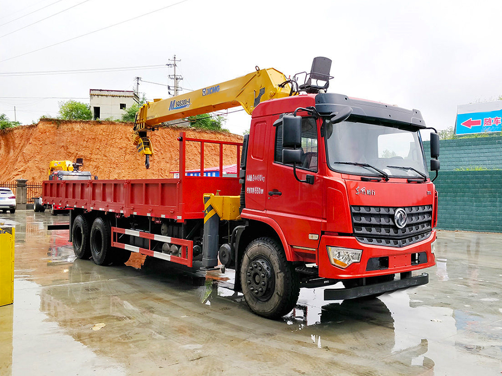 東風暢行D3L后雙橋徐工12噸隨車吊